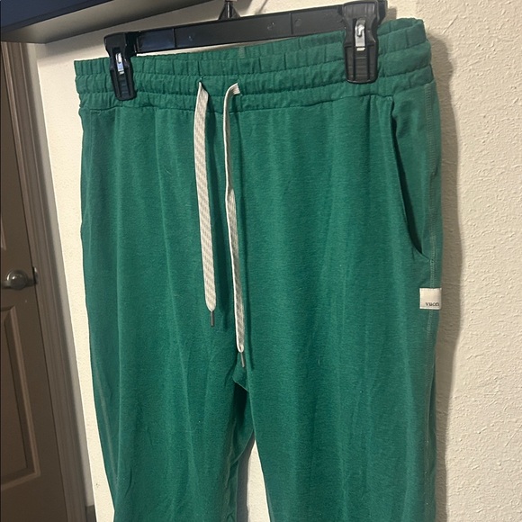 Vuori Performance Jogger Pants - Picture 3 of 4